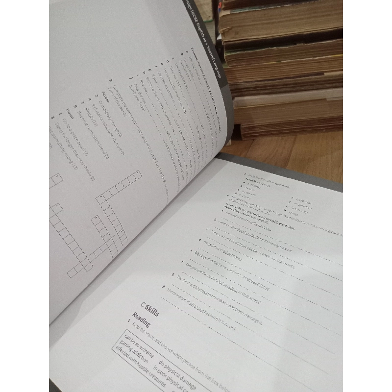 Cambridge IGCSE: English as a second language - Peter Lucantoni 790218