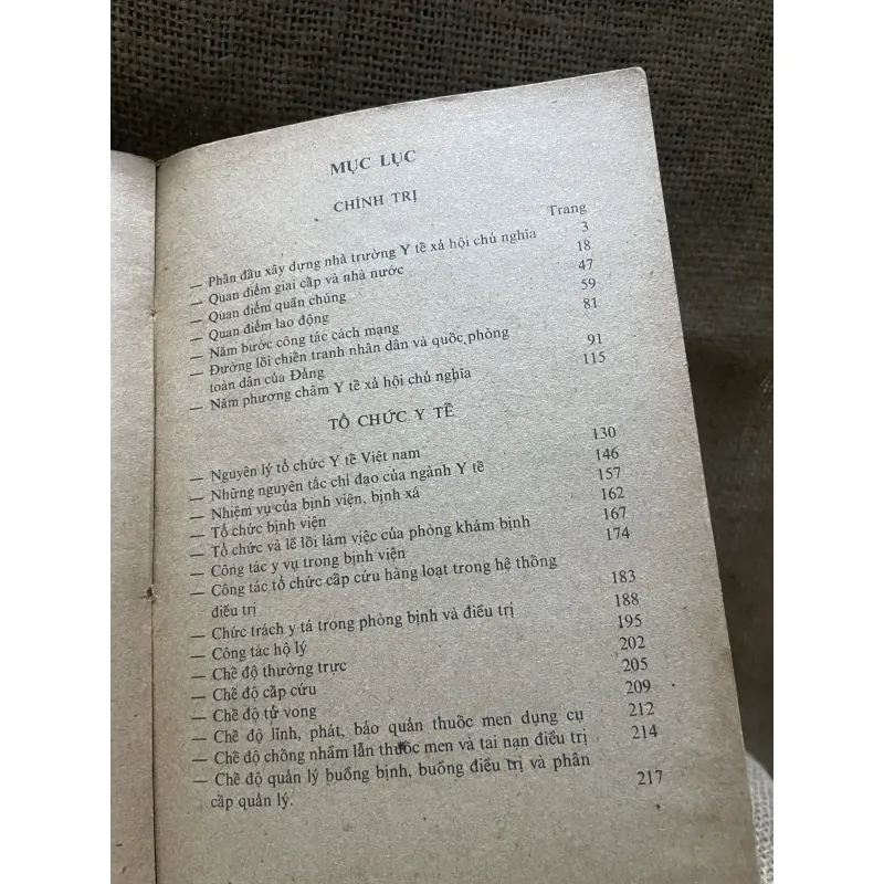 Tài liệu huấn luyện y tá - sách khổ lớn- 600 trang  926157
