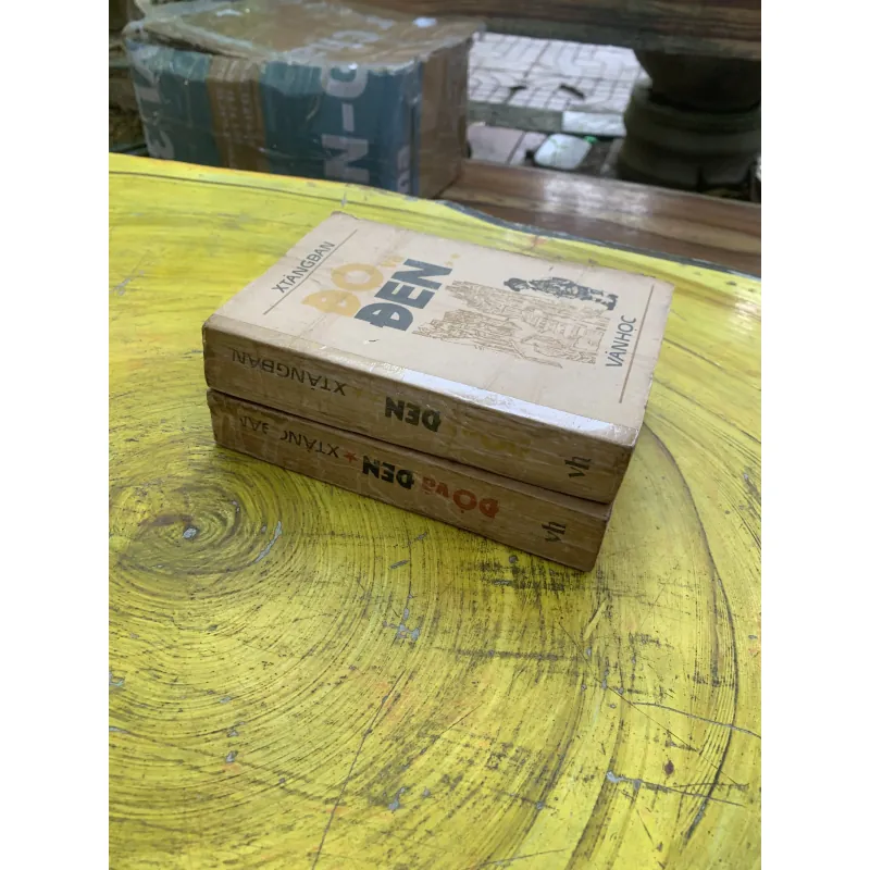 ĐỎ VÀ ĐEN HAI TẬP BẢN BAO CẤP  746404