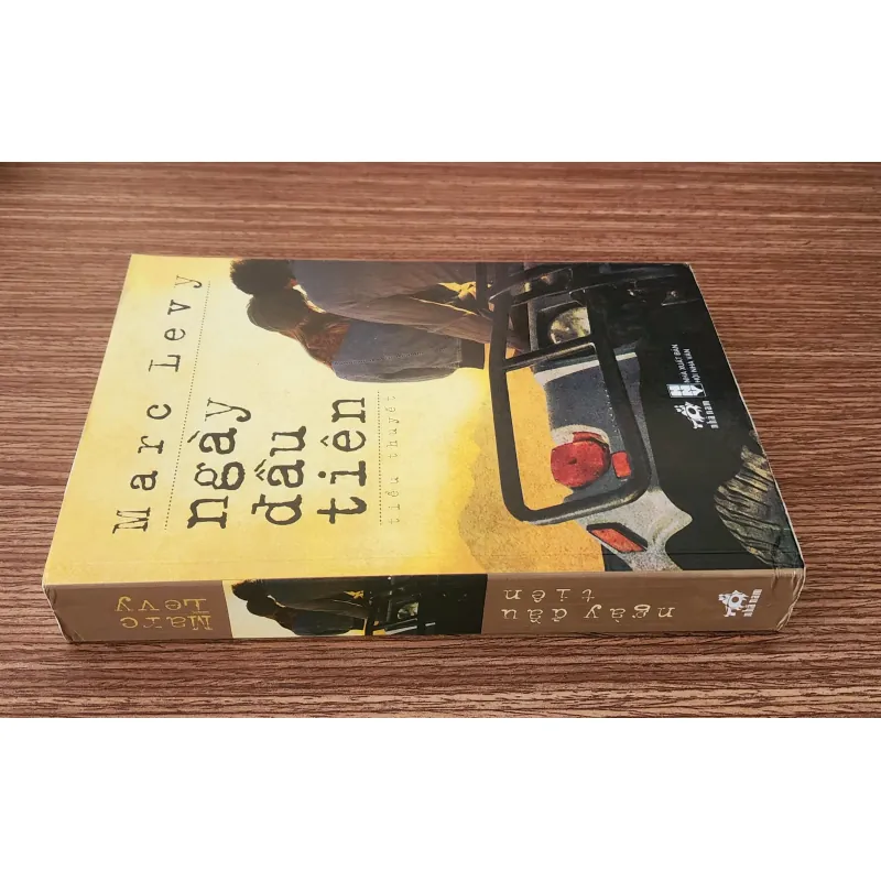 Tiểu thuyết của Marc Levy: NGÀY ĐẦU TIÊN (562 trang) 761634