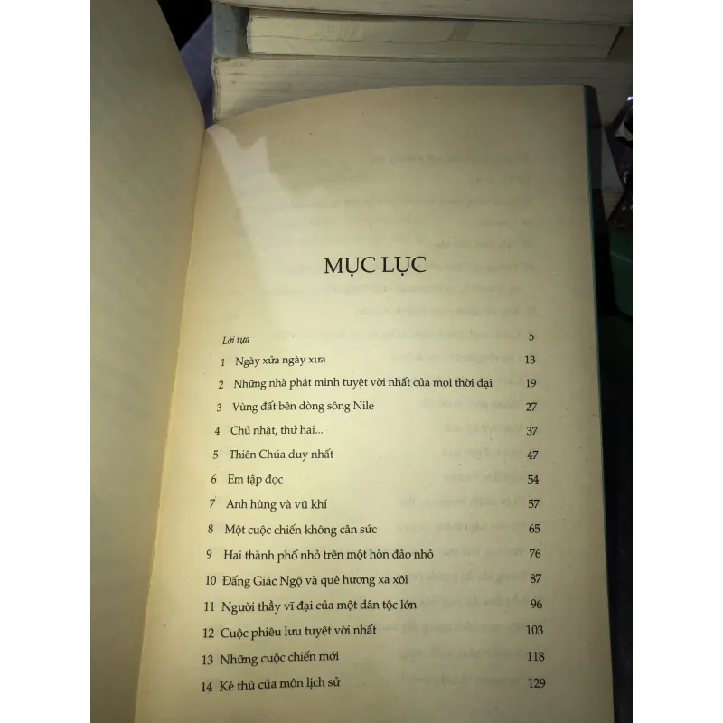 Chuyện nhỏ trong thế giới lớn - E.H.Gombrich 995110