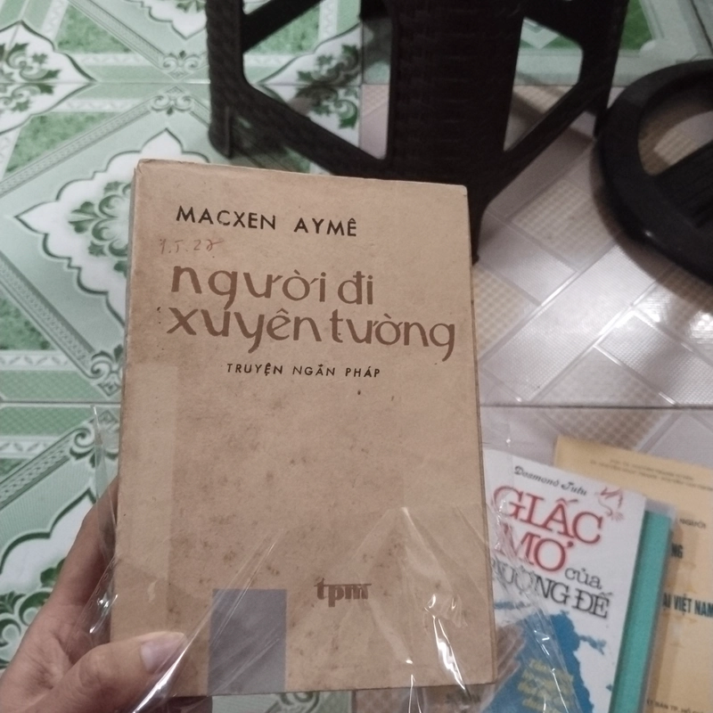 Người đi xuyên tường 1983 552508