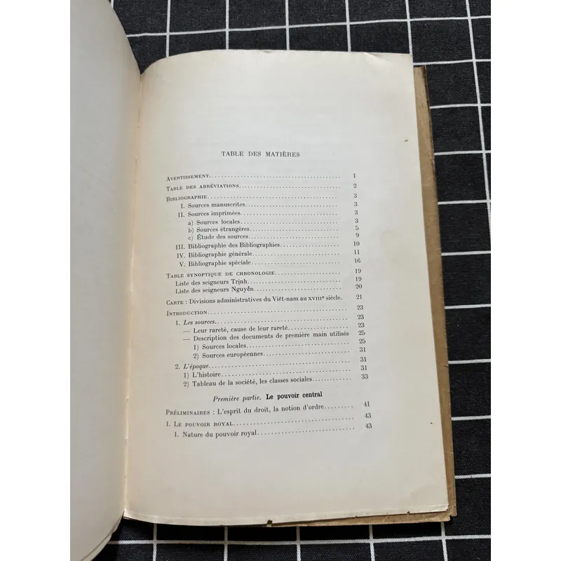 Les Institutions Publiques du Viêt-Nam au XVIIIe Siècle 592324