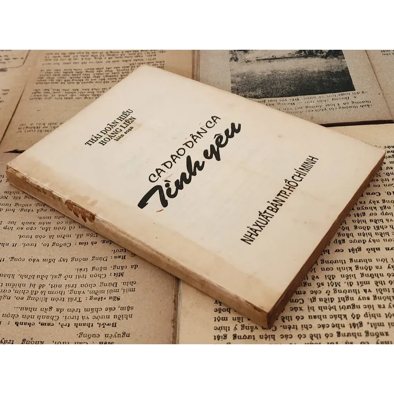 Thái Doãn Hiểu & Hoàng Liên biên soạn - Ca dao dân ca tình yêu 707704