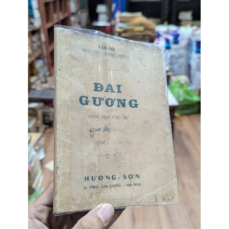 Đài gương giáo dục phụ nữ - Tản Đà Nguyễn Khắc Hiếu 1003576