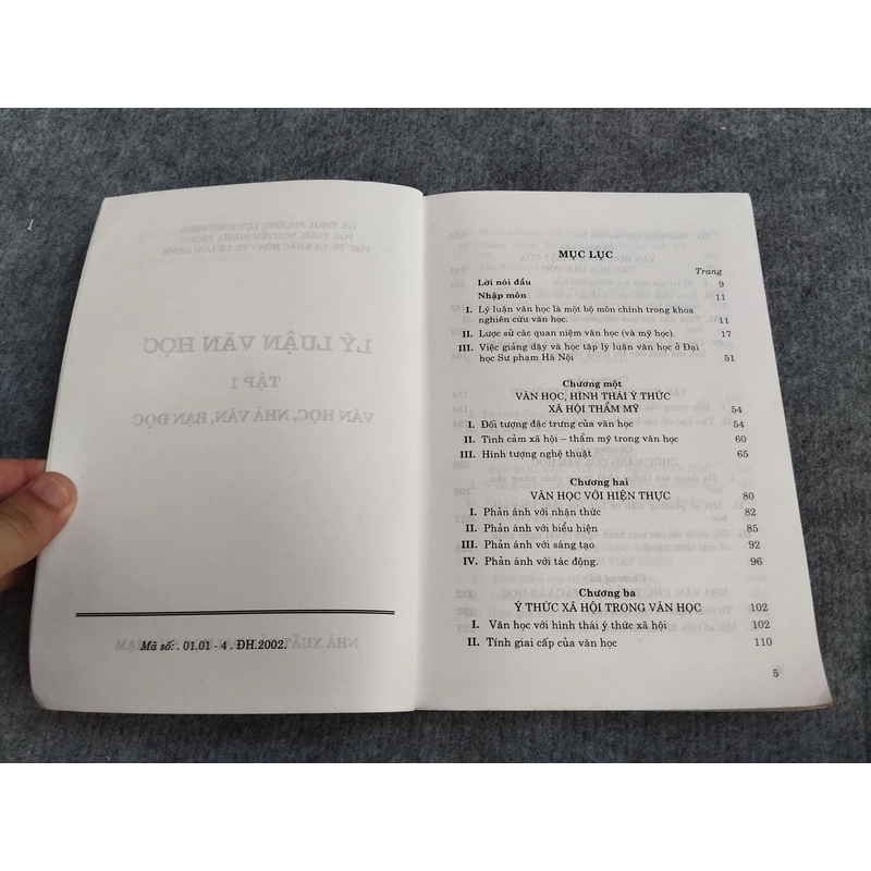 LÝ LUẬN VĂN HỌC TẬP I: VĂN HỌC, NHÀ VĂN, BẠN ĐỌC 551782