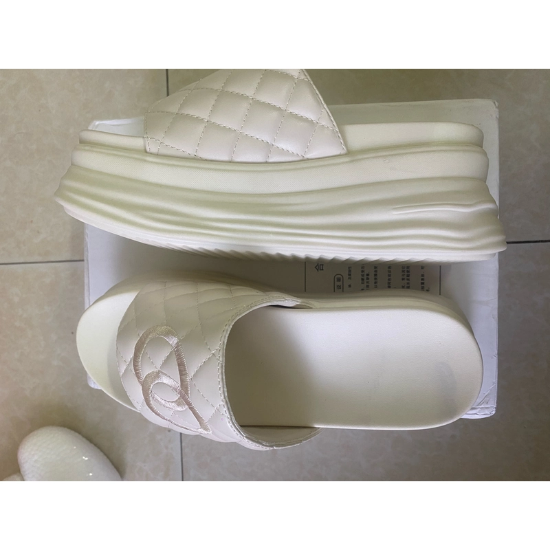 Dép quai thêu trần bông cao 7cm 524535