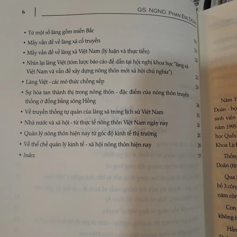 TỪ LÀNG ĐẾN NƯỚC MỘT CÁCH TIẾP CẬN - PHAN ĐẠI DOÃN 697068