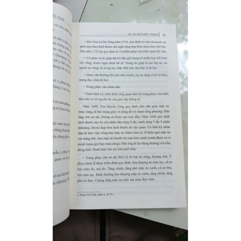 TRANG PHỤC CỔ TRUYỀN CÁC DÂN TỘC VIỆT NAM - NGÔ ĐỨC THỊNH 785006