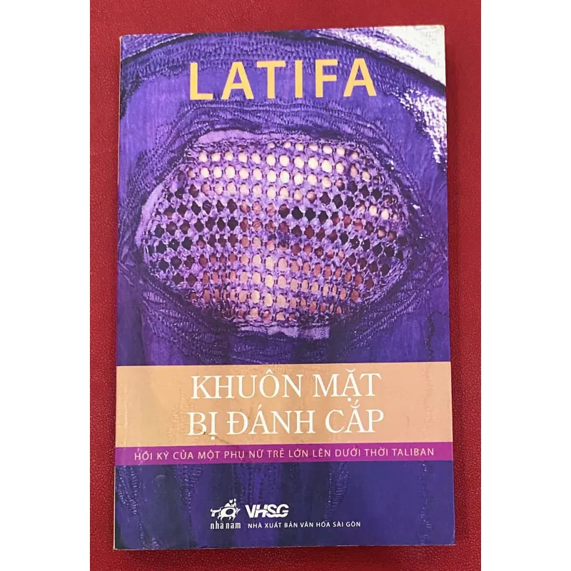 Latifa khuôn mặt bị đánh cắp 759510