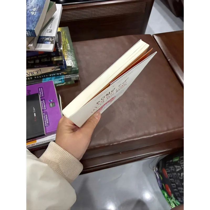 ĐỪNG CỐ LÀM HÀI LÒNG TẤT CẢ MỌI NGƯỜI – CHASE HILL - K3 1011298