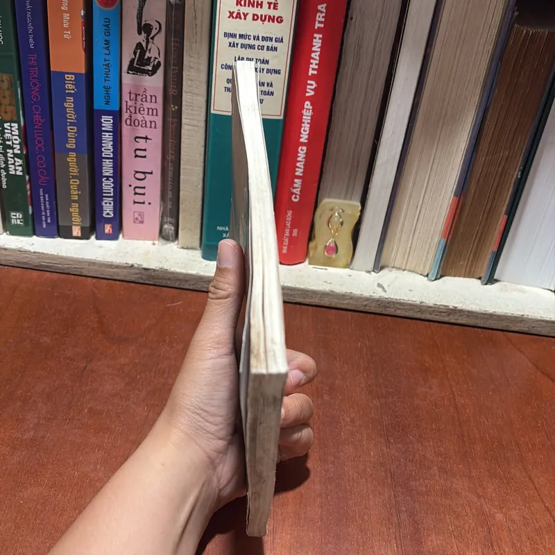 II Nhà Văn Trong Nhà Trường: Nguyễn Du - Lê Thu Yến - 2002 789433