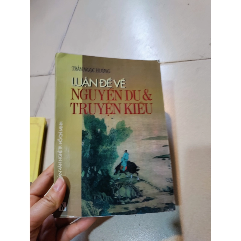 18 cuốn sách về Truyện Kiều của Nguyễn Du 444677