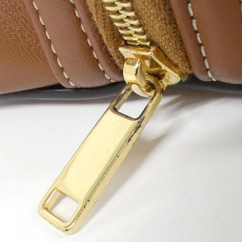 Túi xách vai Celine Chain Clutch Cuill Trionf 10E383DR8 - Hàng hiệu Authentic 766916