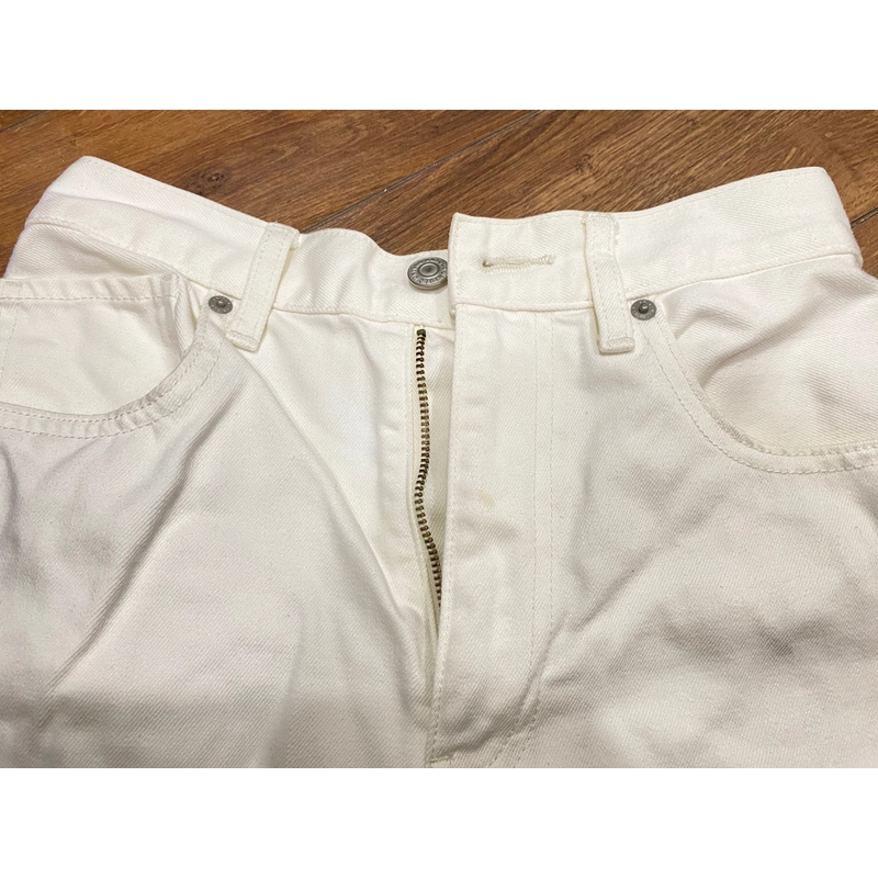 UNIQLO QUẦN SHORT TRẮNG MỚI SIZE 28(71CM) 508385