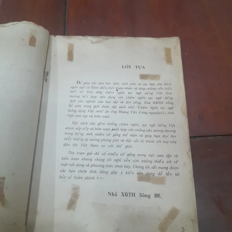 Hoàng Văn Cang - CHÂM NGÔN & TỤC NGỮ THÔNG DỤNG Việt - Anh 693480