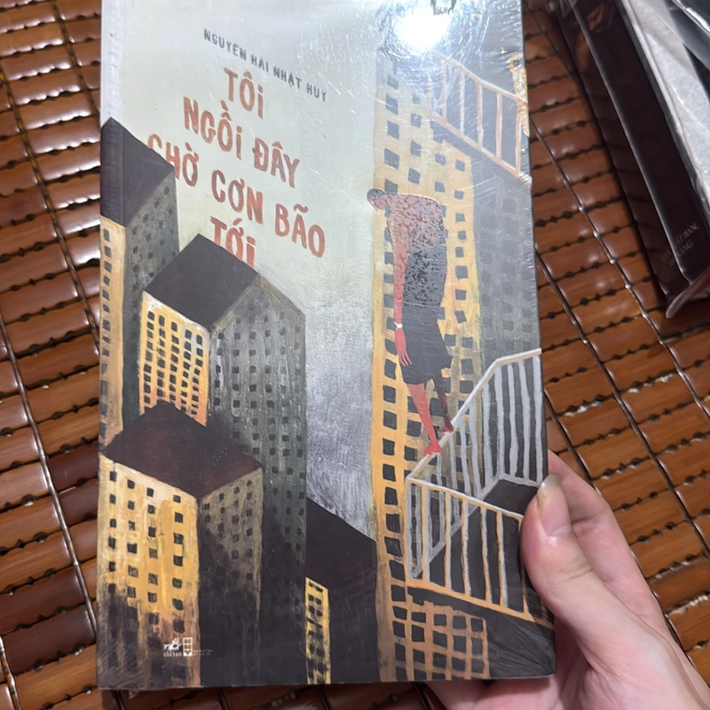 Tôi ngồi đây chờ cơn bão tới - Nguyễn Hải Nhật Huy 532152