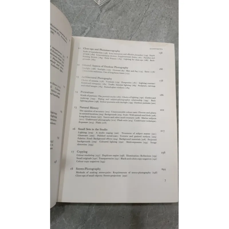 MANUAL OF COLOUR PHOTOGRAPHY (HƯỚNG DẪN NHIẾP ẢNH MÀU) - EDWARD S. BOMBACK 791846