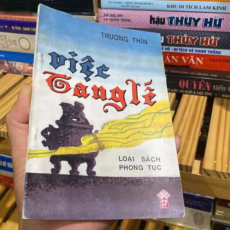 VIỆC TANG LỄ, LOẠI SÁCH PHONH TỤC (XB 1992) 760204