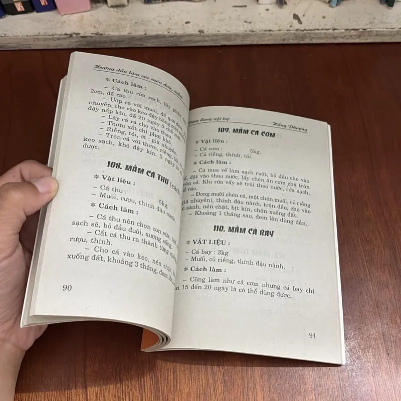 II Sách Nấu Ăn: Hướng Dẫn Làm Các Món Dưa Mắm - Hồng Phượng - 2003 599622