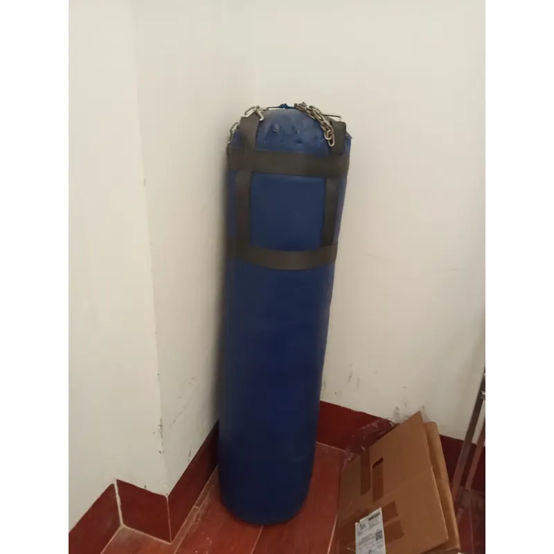 Bao cát và đôi găng boxing 713126