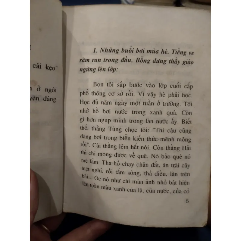 cuốn sách cổ "Chuyện Trường Tôi" của tác giả Trần Đông Minh.  1025370