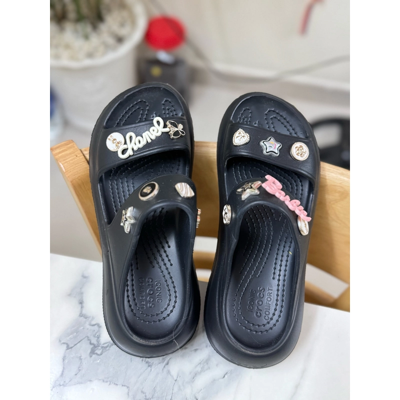 Crocs bánh mì 461096