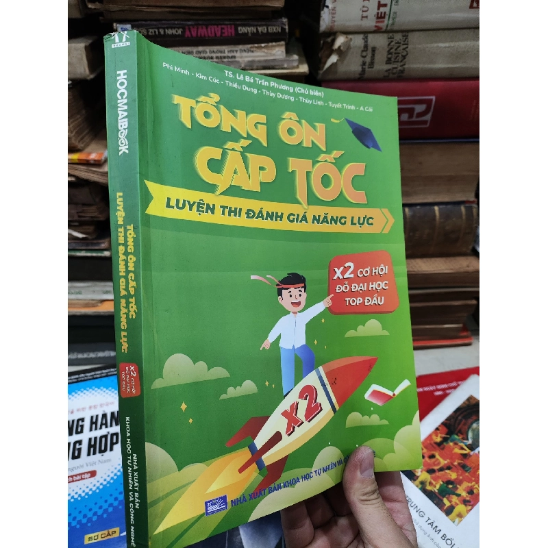 Tổng Ôn Cấp Tốc Luyện Thi Đánh Giá Năng Lực - TS. Lê Bá Trần Phương Chủ Biên 277415