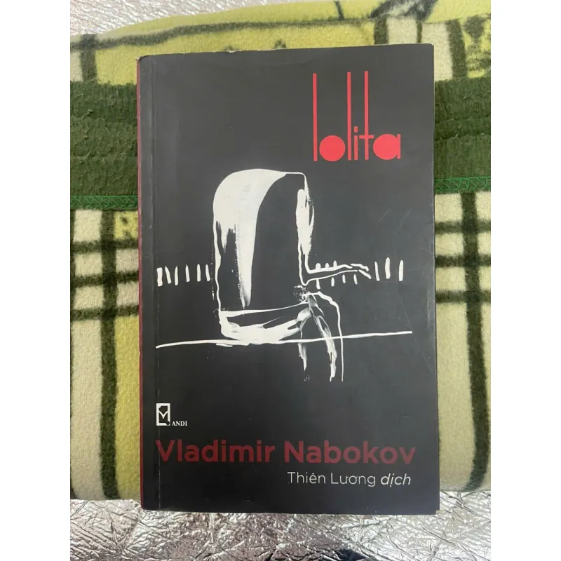 Lolita- Vladimir Nabokov- dịch giả Thiên Lương (có chữ ký dịch giả), Mới 80% (Hoi) 799481