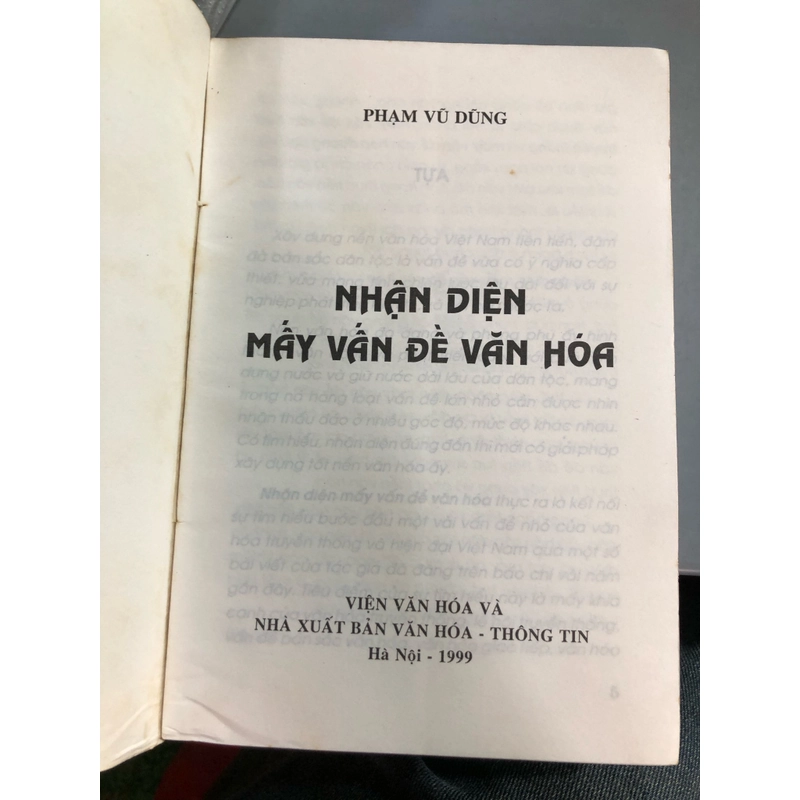 NHẬN DIỆN MẤY VẤN ĐỀ VĂN HOÁ - Phạm Vũ Dungx 463535