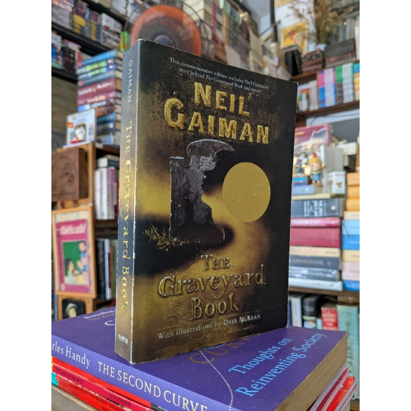 THE GRAVEYARD BOOK - Neil Gaiman 222287