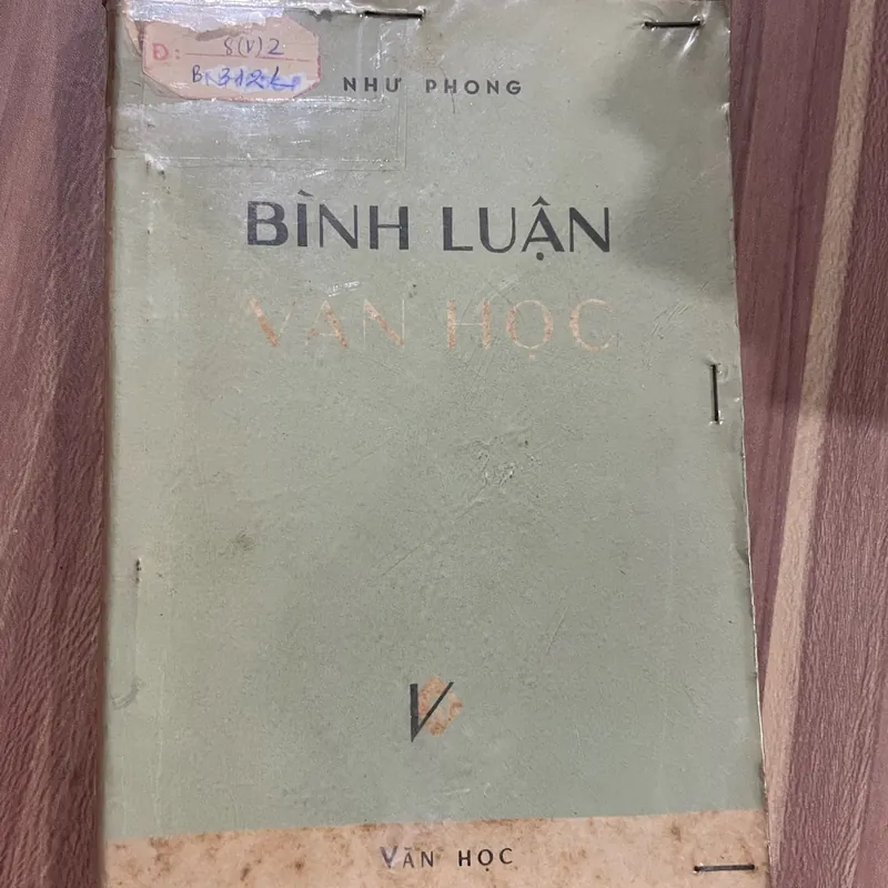 Bình luận văn học - Như Phong  689844