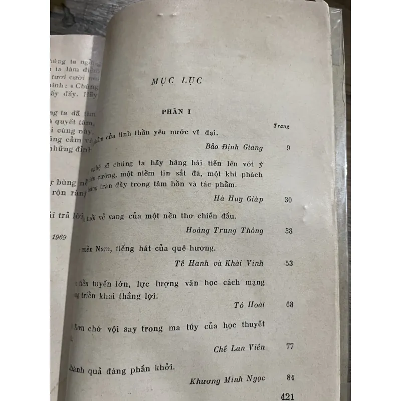 10 năm văn học chống Mỹ ;1972; hơn 400 trang  1030306