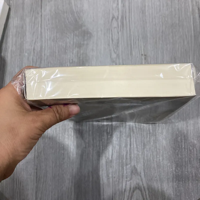 Xa lạ trong tôi 1044453