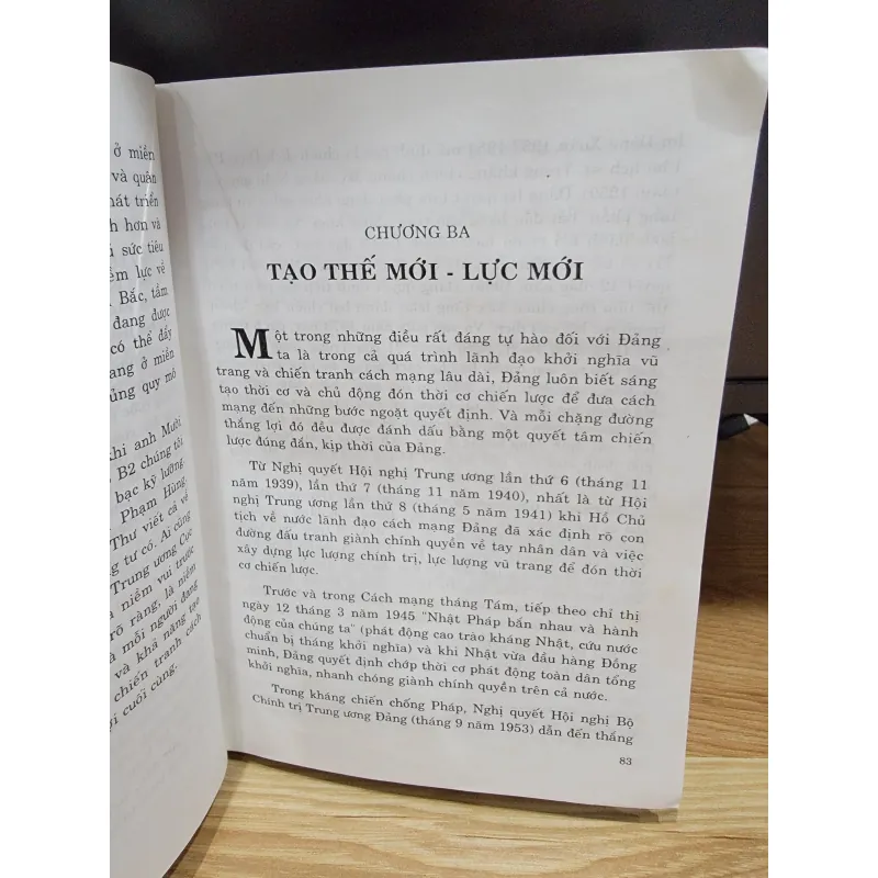 Những năm tháng quyết định - Hồi ký đại tướng Hoàng Văn Thái 558883