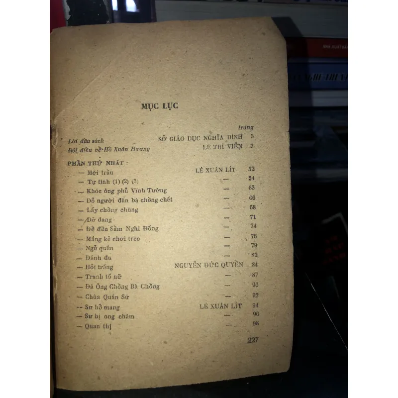 Nghĩ về thơ Hồ Xuân Hương - Lê Trí Viễn - Lê Xuân Lít - Nguyễn Đức Quyền 789219