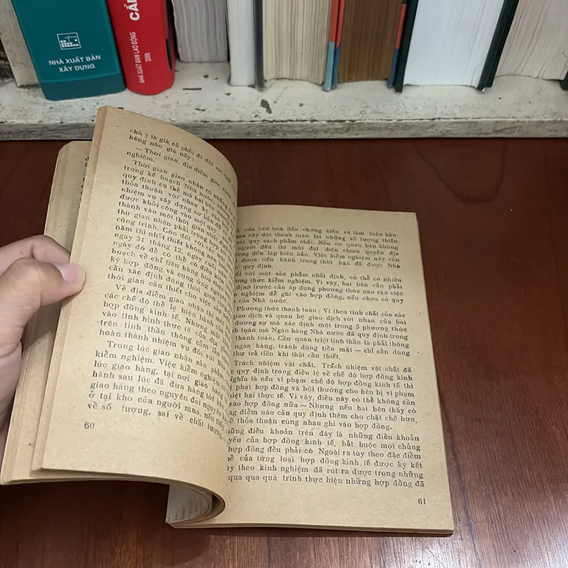 II Sách Xưa: Hợp Đồng Kinh Tế - Lê Lộc - 1978 664263