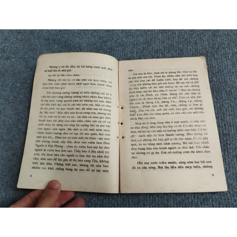 MỘT MÌNH KỂ CHUYỆN - TÔ HOÀI 701878