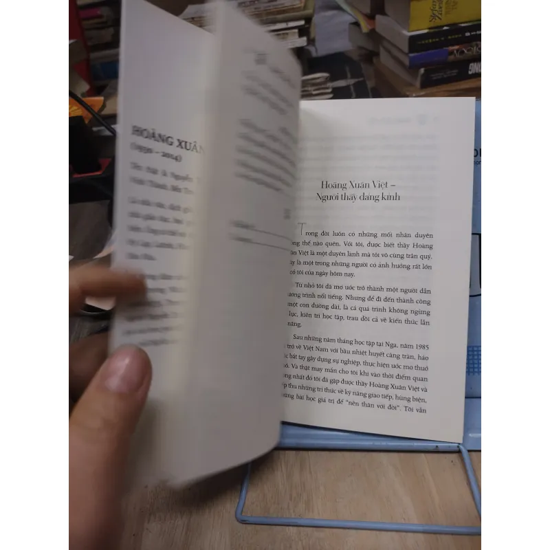 Sách: Nên thân với đời - TG: Hoàng Xuân Việt (B1) 795909