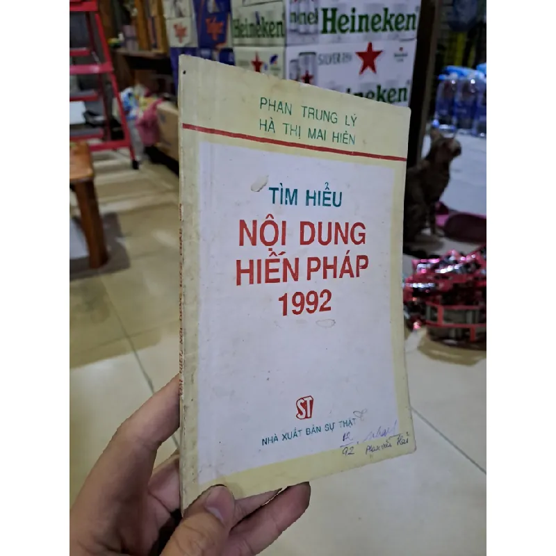 [Sách Cũ SCGR] Tìm hiểu nội dung hiến pháp 1992 Phan Trung Lý mới 80% ký tên bìa HCM0308 GIÁO TRÌNH, CHUYÊN MÔN 677144