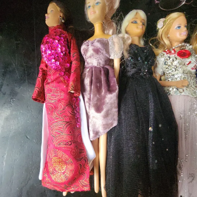 Búp bê Barbie áo dài đỏ 1005312