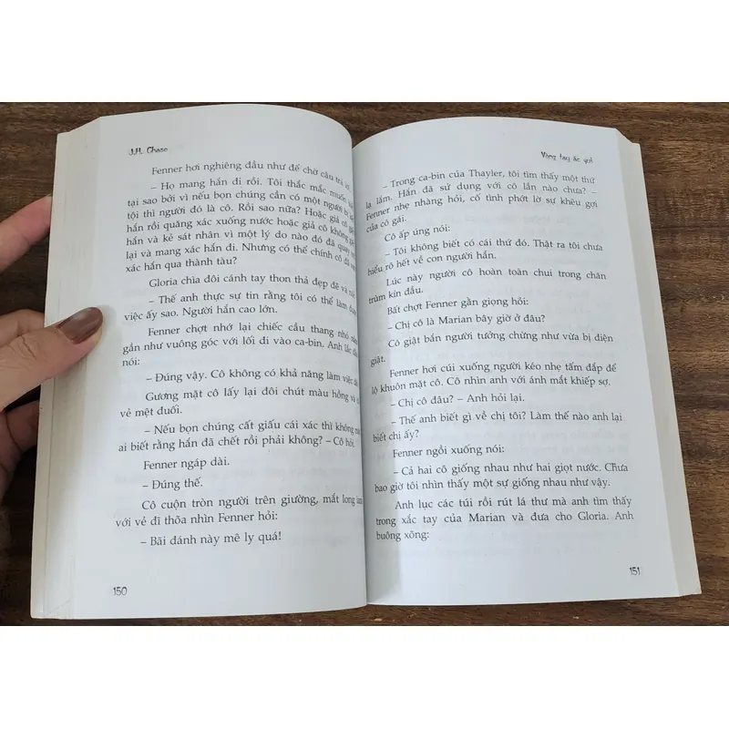 Tiểu thuyết của nhà văn James Hadley Chase: VÒNG TAY ÁC QUỶ 719760