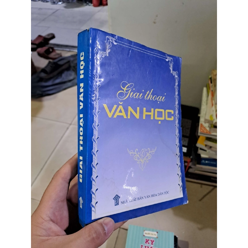 [Sách Cũ SCGR] Giai thoại văn học - Tác giả có tác phẩm văn học trích giảng trong trường học mới 80% ẫm ố 2002 VĂN HỌC HCM2908 682315