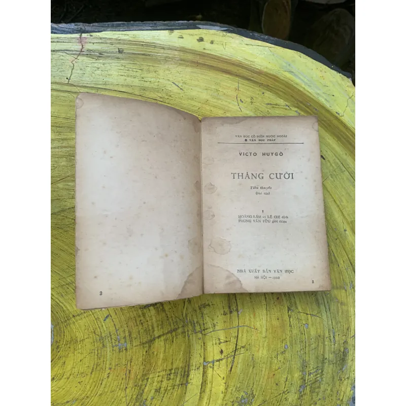 THẰNG CƯỜI BẢN BAO CẤP 746398