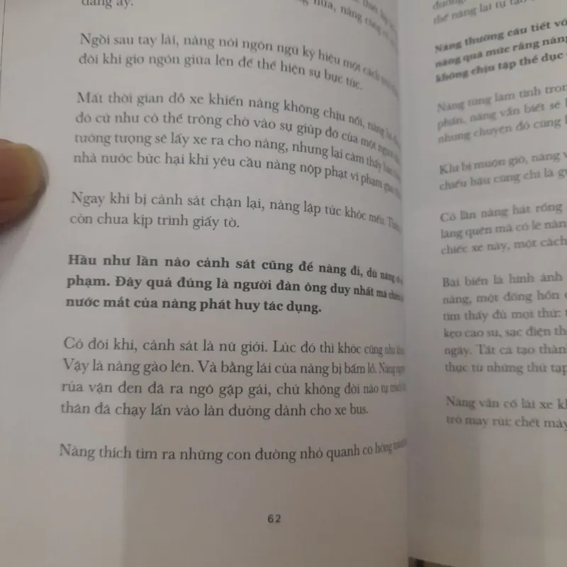 Phong cách Sống Như Người PARIS. Tg. Anna, Audrey, Caroline và Sophie. Nxb Thế Giới 2018 714820