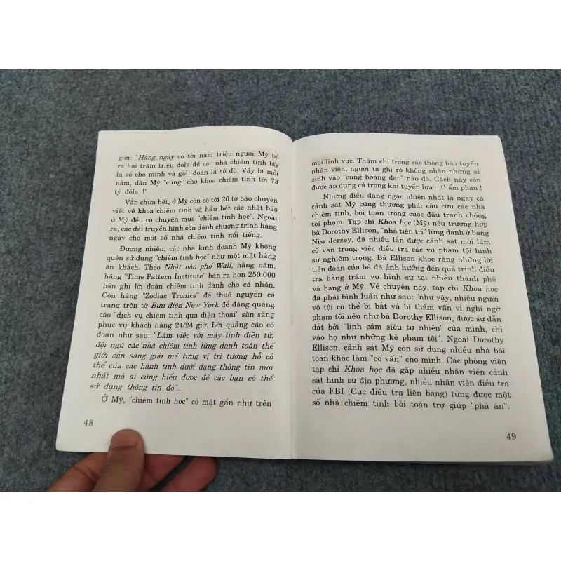 ĐỜI NGƯỜI DƯỚI CON MẮT NHÀ CHIÊM TINH 990633