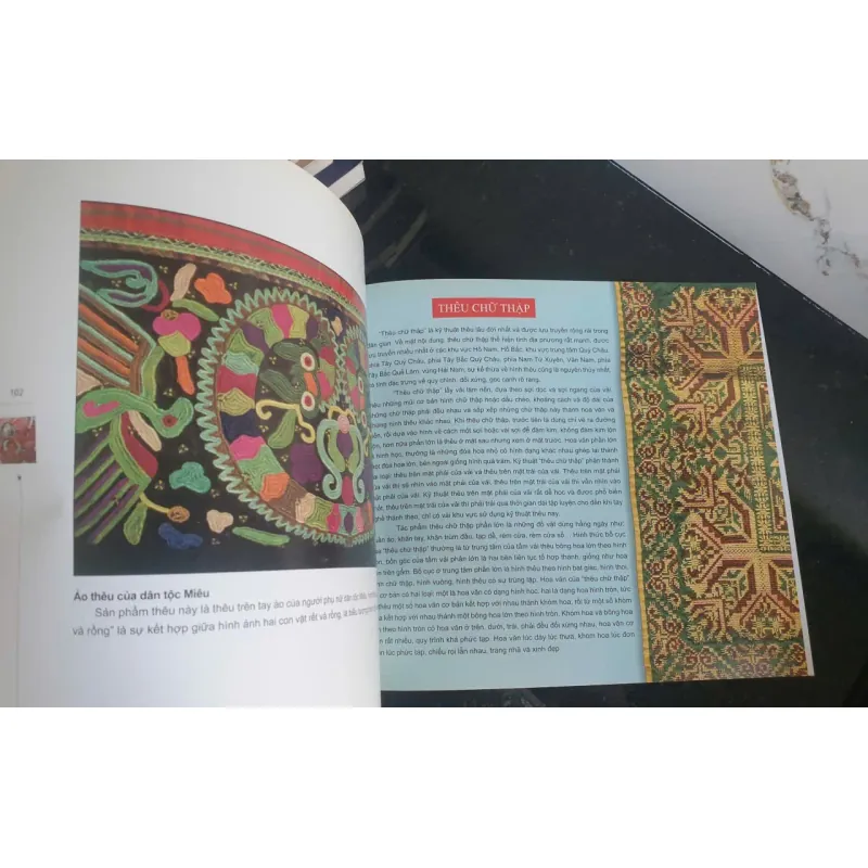 Sách Nghệ Thuật Trang Trí Trên Vải Của Trung Quốc - Cảnh Mặc 697366