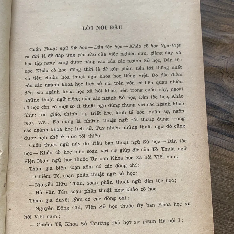THUẬT NGỮ SỬ HỌC - DÂN TỘC HỌC - KHẢO CỔ HỌC NGA - VIỆT (Có chú thêm tiếng Pháp) 715110