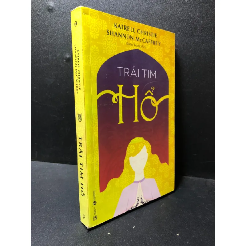 [Phiên Chợ Sách Cũ] Trái tim hổ 2018 Katrell Christie dấu mộc , ố 1503 410174