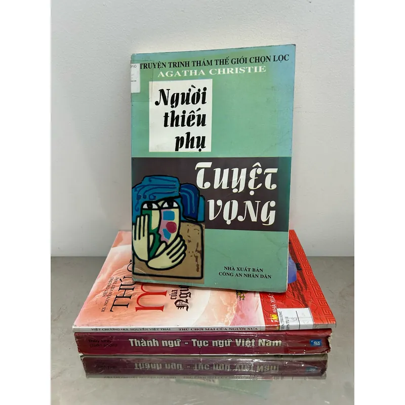 Người thiếu phụ tuyệt vọng - Agatha Christie (Sách tặng khi KH mua đơn từ 50k).  1062743